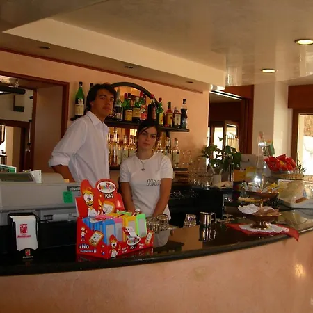 Albergo Centrale 2* San Zeno di Montagna